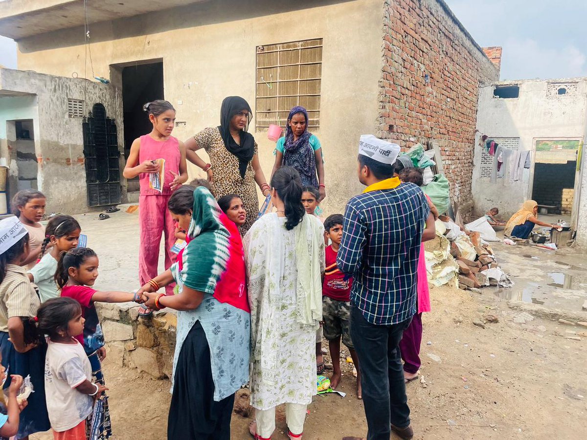 advprabhayadav's tweet photo. Door to Door campaign by team @AAPRajasthan !!

#rajasthanmeinbhikejriwal https://t.co/IOc37pJyl7