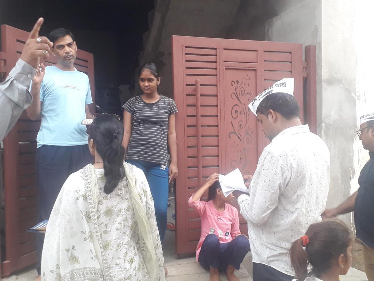 advprabhayadav's tweet photo. Door to Door campaign by team @AAPRajasthan !!

#rajasthanmeinbhikejriwal https://t.co/IOc37pJyl7