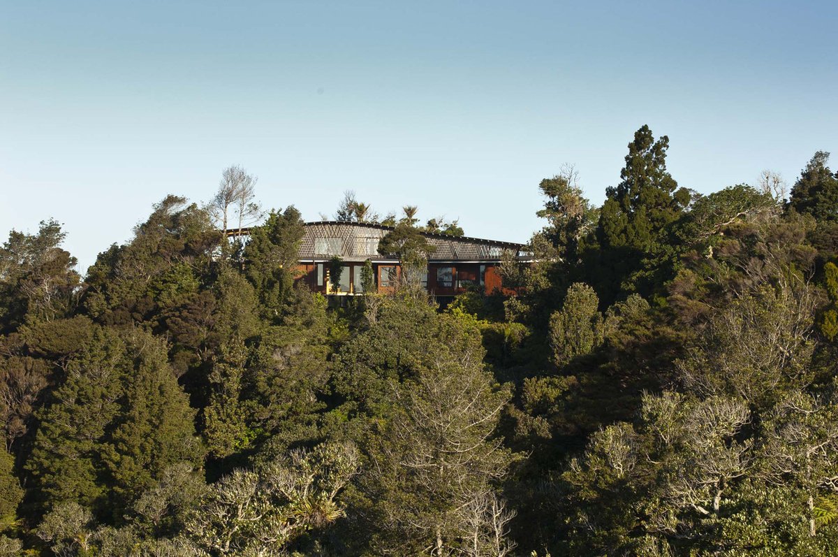 DeborahTurley4's tweet photo. The designers of this #luxuryhome took full advantage of the dwelling's location and setting. #coolhomes  https://t.co/8xvdPbOfpa https://t.co/Sw4ONt0P5r