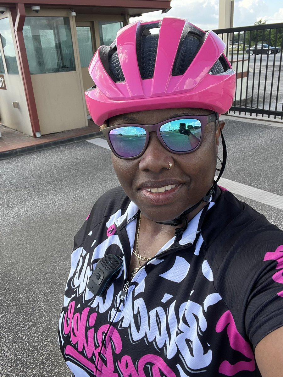 I was outside for a lil bit trying not to burn up to a crisp. Some miles better than none they say. 🚴🏾‍♀️🌞🔥

#txheat
#bgdbsatx
#racklove
#kuat
#nuunambassador
#sweetentheburn
#leagueofgarmin
#hillkiller
#bikeadvocate 
#cyclingphotos