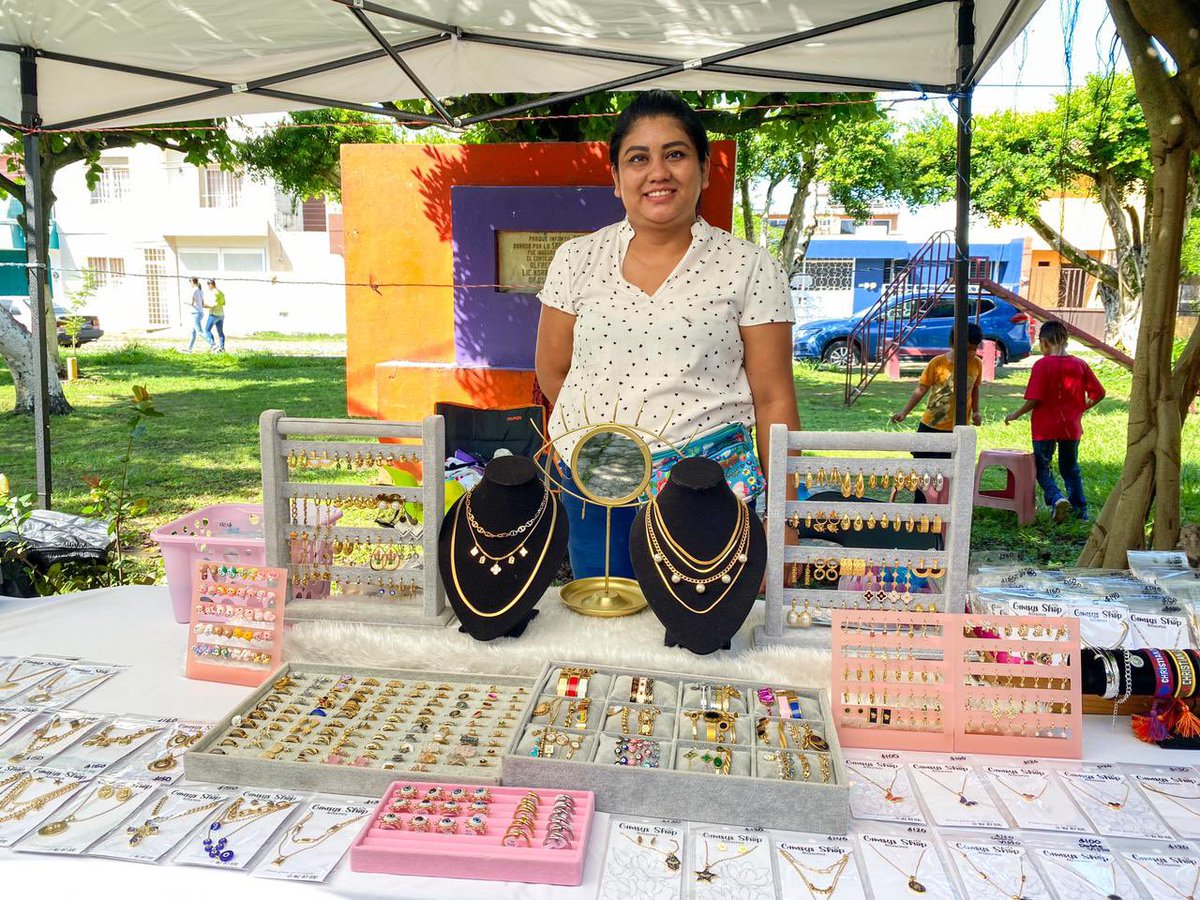 El Tianguis a tu Colonia te está esperando con los mejores antojitos, artesanías y otros productos en el parque Cireba de la colonia Laureles 1, visítalo y aprovecha las promociones del fin de semana.

#SigamosAdelante 💖
#TapachulaAvanza 🫶🏻