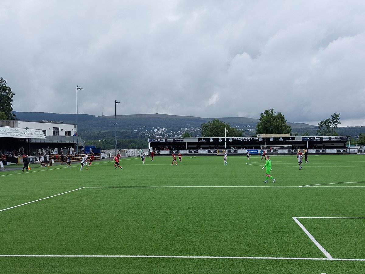 Hanner awr fyny'r lon i weld <a href="/CPDPorthmadogFC/">CPD Porthmadog FC🏴󠁧󠁢󠁷󠁬󠁳󠁿</a> da gweld criw lawr o Port yn cefnogi 🙌