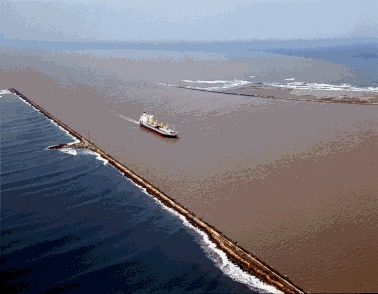 perezedgar2050's tweet photo. Estampas ciudades de América Latina: Acceso al puerto de Barranquilla, Colombia.
#MundoUrbano https://t.co/IuDeWlRTWC