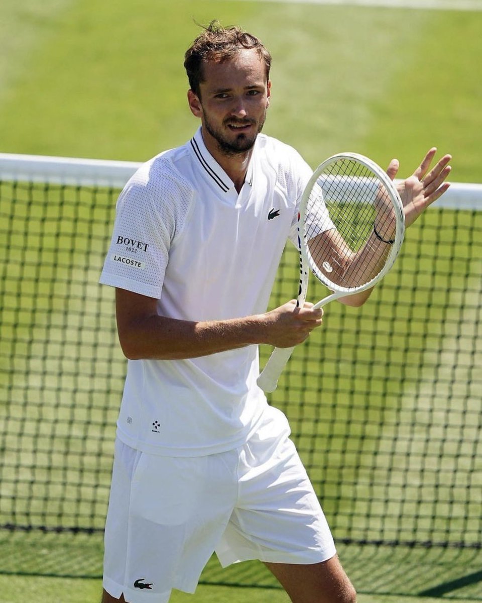 Medvedev moves 🔛 @DaniilMedwed def. Marton Fucsovics 4-6, 6-3, 6-4, 6-4 to advance to the 4th round of #Wimbledon