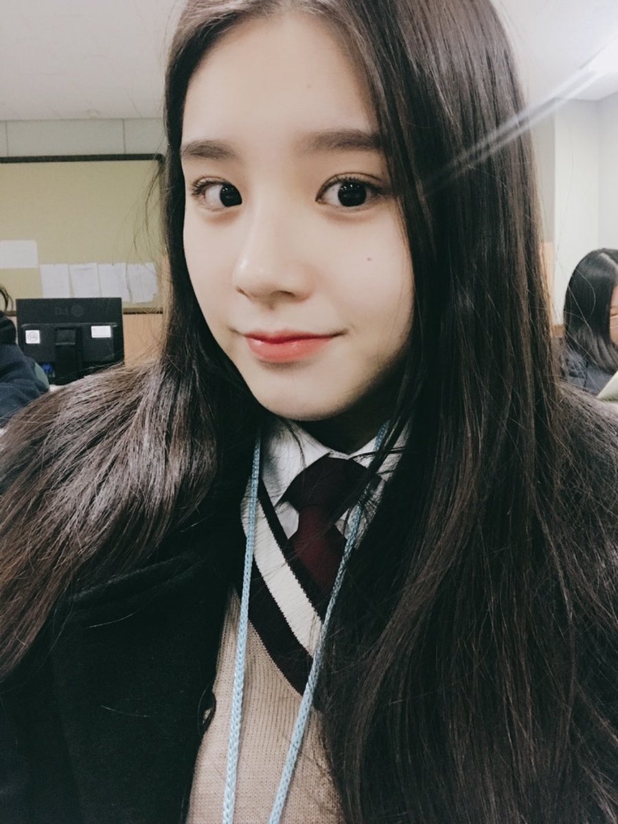 JHJS2S2's tweet photo. 알티하세요 원하는 치킨 사드림 
7월 12일 오아써 컴백 &amp; 아기 희뭉이 많이 귀여워해주기~♥️ https://t.co/i82qPpxKVW
