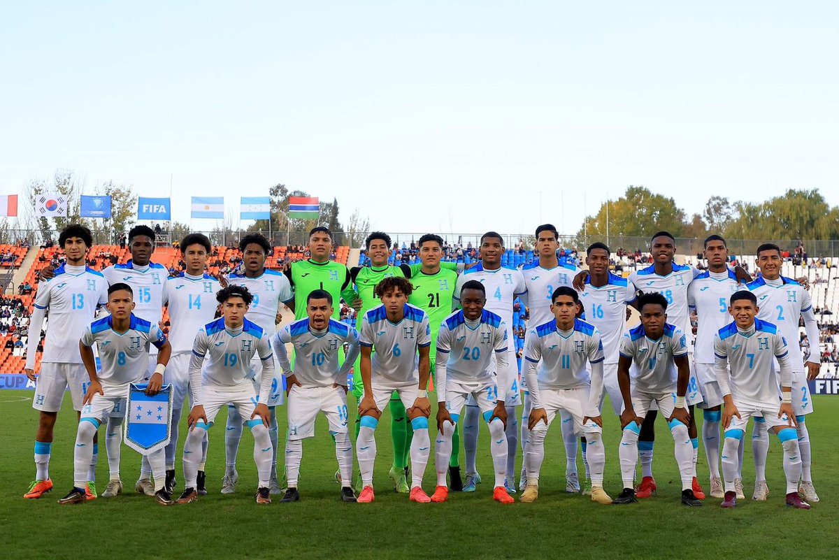 abustamantepf's tweet photo. Orgulloso de estos Jugadores y CT... COMPETIR con Potencias en un Mundial Sub 20, mejorando números de intensidad y distancias de los rivales que tuvimos (estadisticas de Fifa @FIFAcom ) ES IMPRESIONATE ... solo se puede lograr con el dar el máximo  y creer en el trabajo... https://t.co/7tvaeNinex