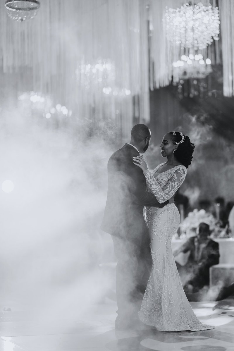 makulapictures's tweet photo. The first dance. https://t.co/CTKYpqeQ7v