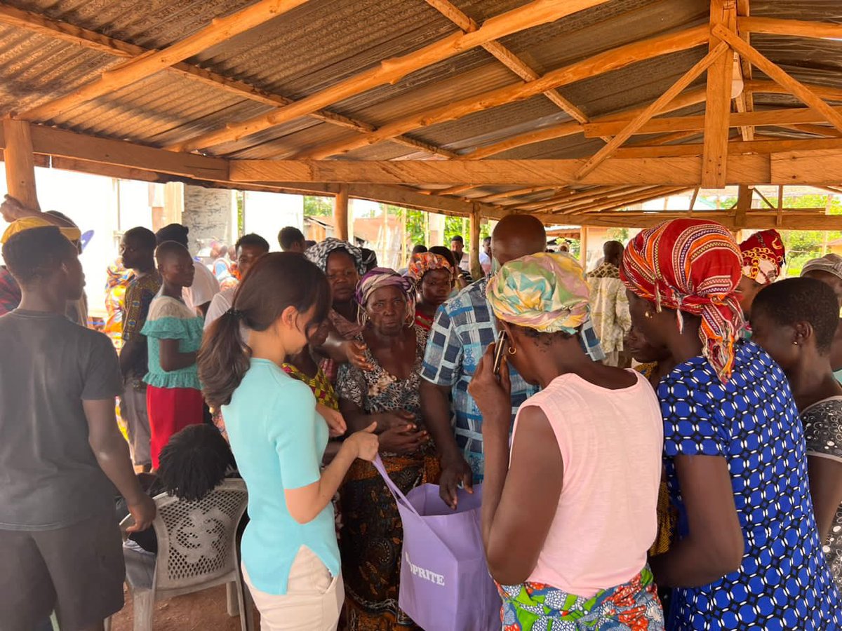 On Thursday,I held a brief ceremony to launch a program to distribute improved cookstoves to hundreds of households within the Afadzato South District. This is in line with government's objective to introduce more environmentally friendly cooking methods to households in Ghana