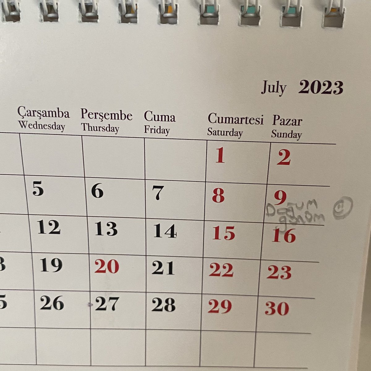 SenayAtakan's tweet photo. Takviminden işaretlemişsin yarın doğum günün diye…
Ahh Annem yaşatmadılar bize o günleri,
Nasıl geçecek Atakanım 9 Temmuz!!
Sevinçle 13 yaşını kutlayacaktık,
Göz yaşlarıyla değil!

#AtakanCelalKonuklu
#PamirKonuklu
#isiaskastencinayet 
#isiasortadavamız https://t.co/aaqGgCeEBz