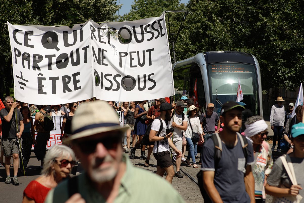 Lebienpublic's tweet photo. 📸 Nos photos de la marche citoyenne à Dijon après la mort de Nahel, visé par un tir policier à Nanterre

https://t.co/pEYKXuM8jj https://t.co/XfQ5hg0Qh0