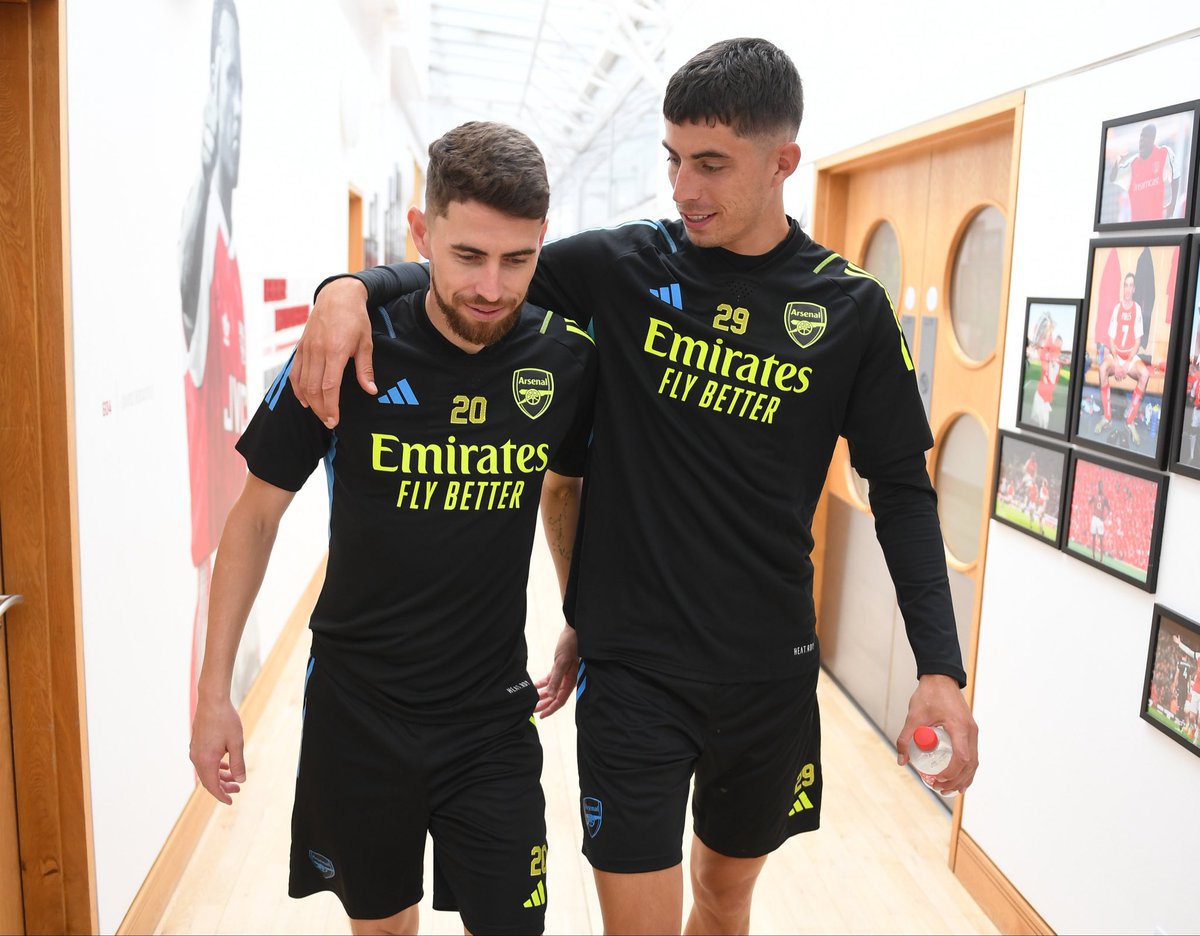 Lacazest's tweet photo. Reunited as Gunners. 🤝 https://t.co/UGJbPP3oSW