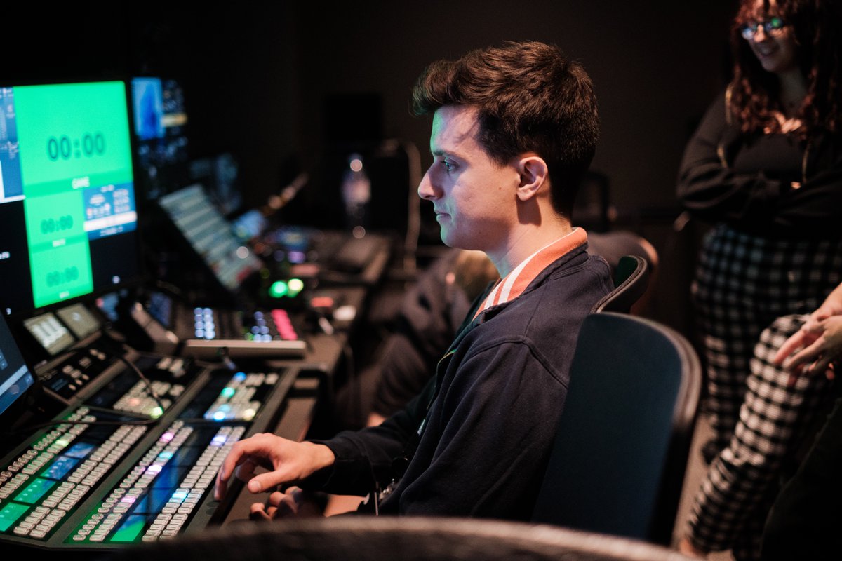 atroooix's tweet image. Some shots of the student @Confetti_ICT  production team of @uemasters 

Featuring the TD/Dir, Replay &amp;amp; Graphics Op