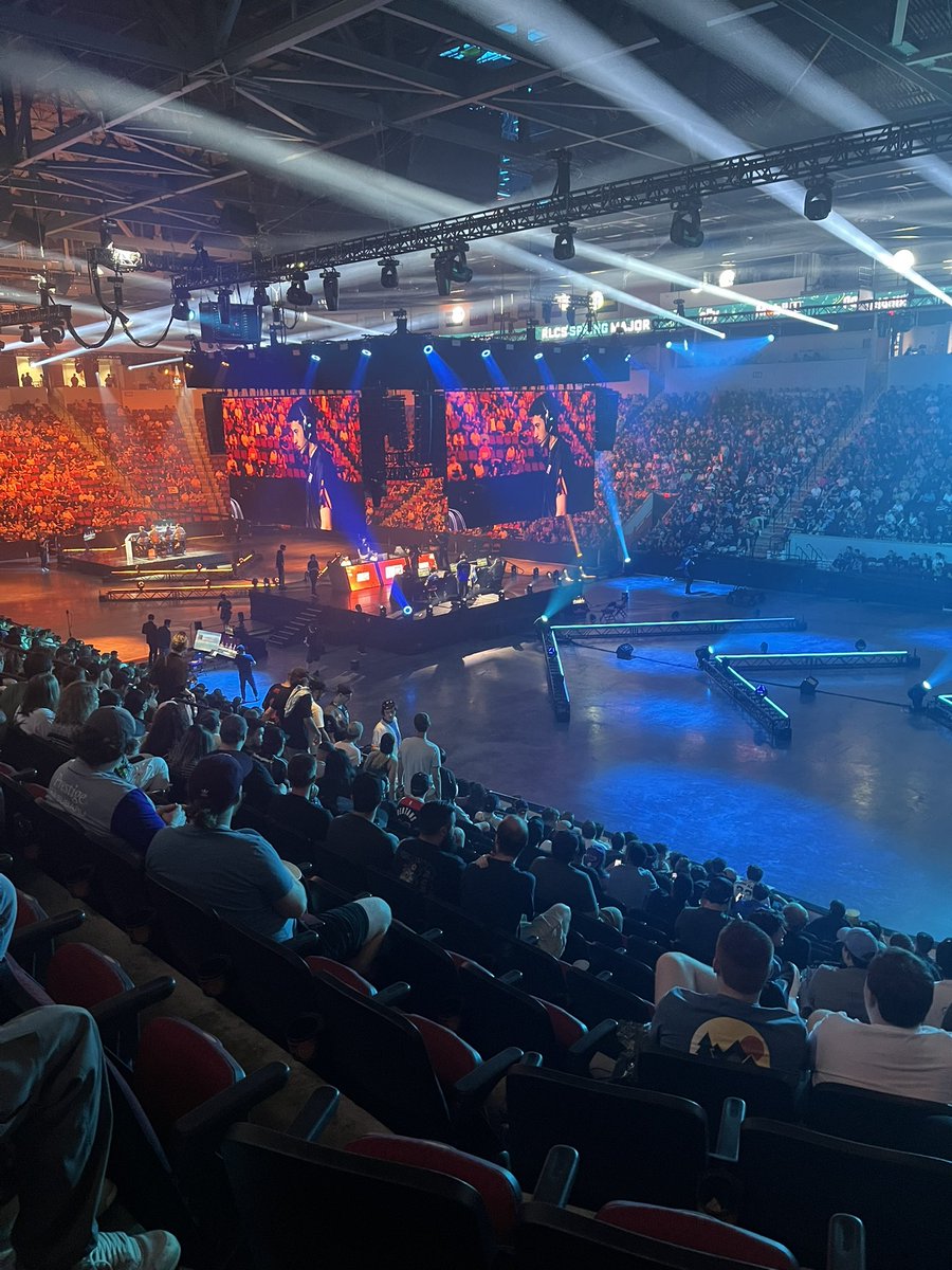 BunszellMarc's tweet photo. Our second Lan attending ! #RocketLeague https://t.co/XRxJAdd766