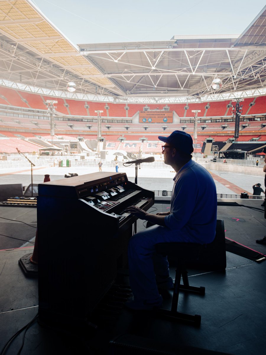 blurofficial's tweet image. I got no distance left to run
Coming home