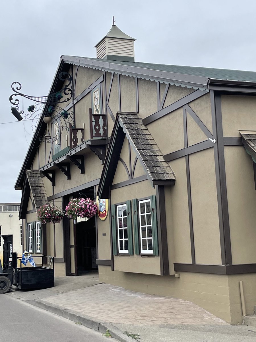 It’s work party day… remaking the decorative balcony on the front of the Weingarten.