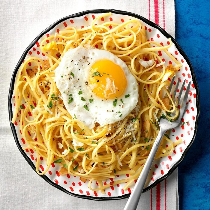 Linguine with fried eggs and garlic- have you tried it?