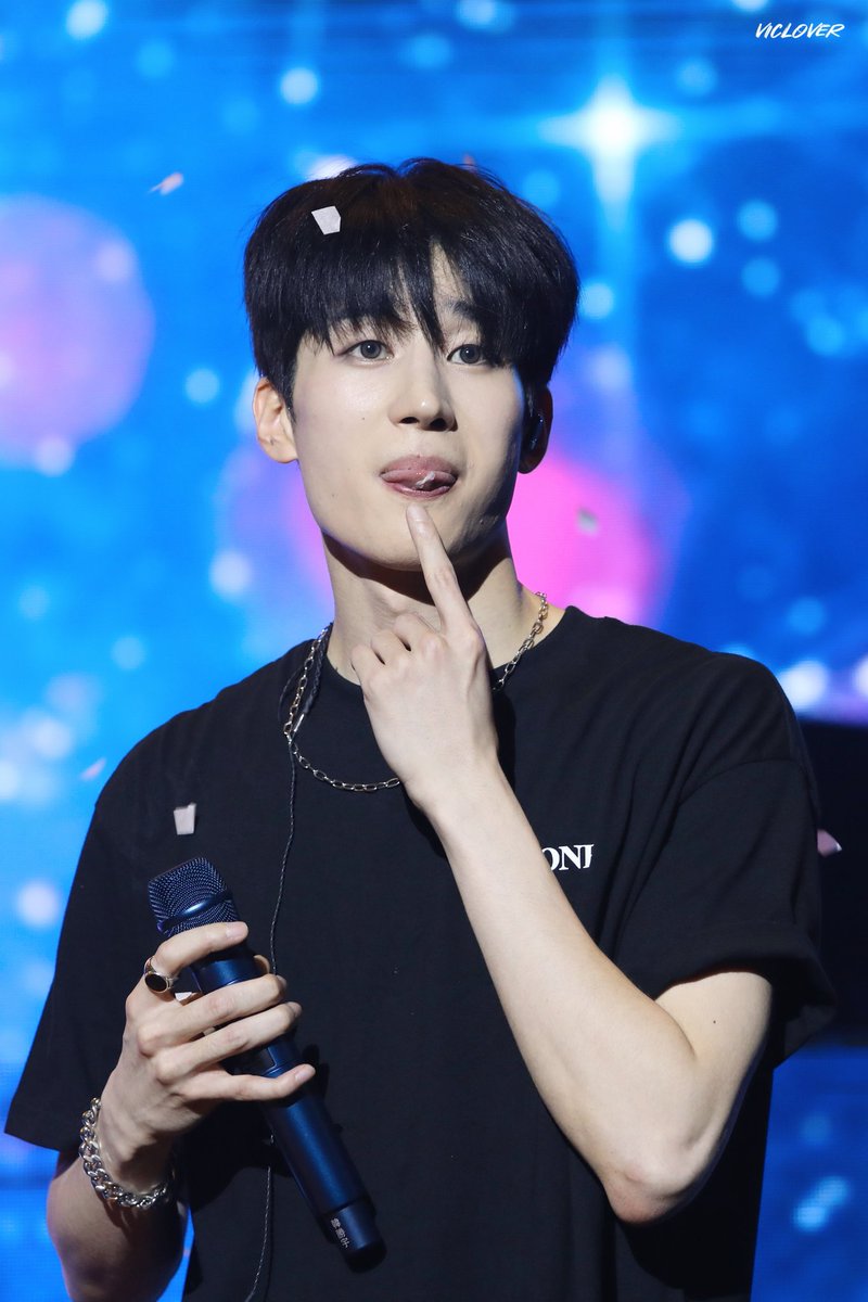 INFP__ZIP's tweet photo. 230708 ONE 

입에 들어갔어요,,💙

#한승우 #승우 #HanSeungWoo 
#Dive_Into  #Frame https://t.co/EZZL3xjAPE