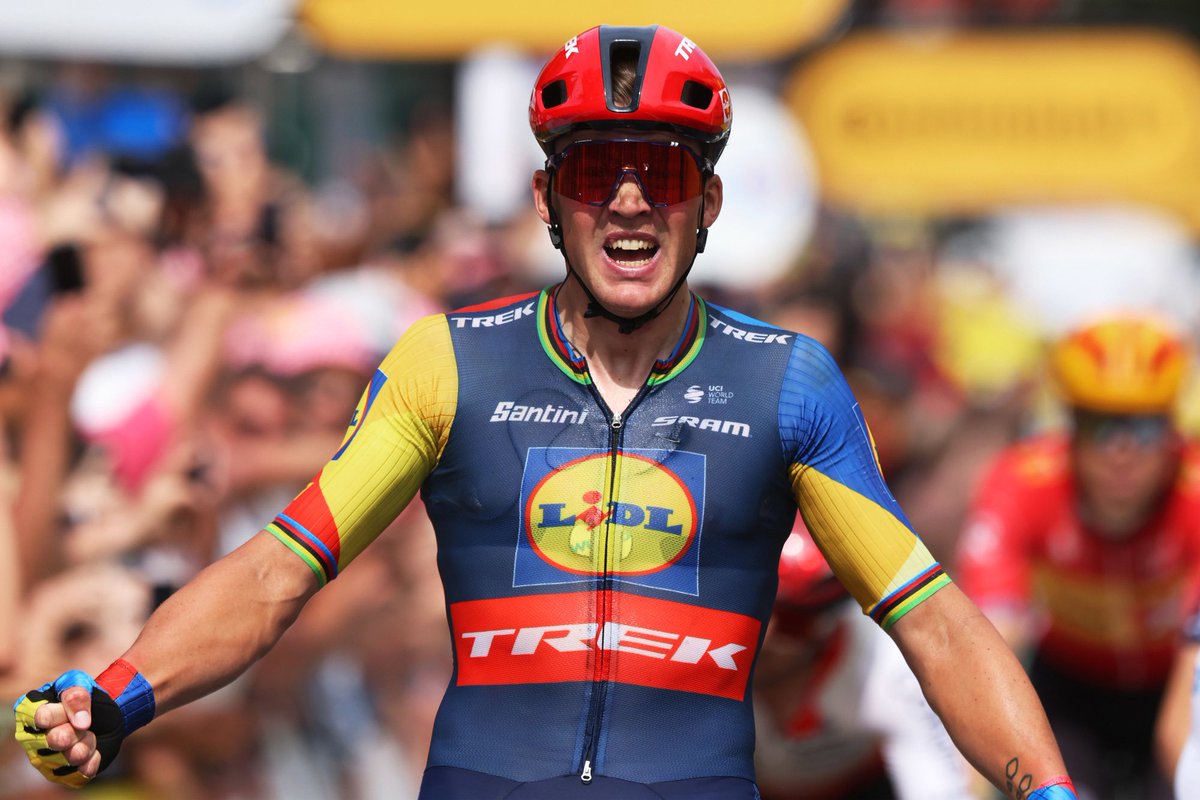 juanpelopez97's tweet photo. Muy feliz por la victoria de @Mads__Pedersen 🏆 Gran trabajo de todo el equipo, salimos con el objetivo claro y lo logramos 💪🏼  📸 @SprintCycling https://t.co/3PPV7nfyXK