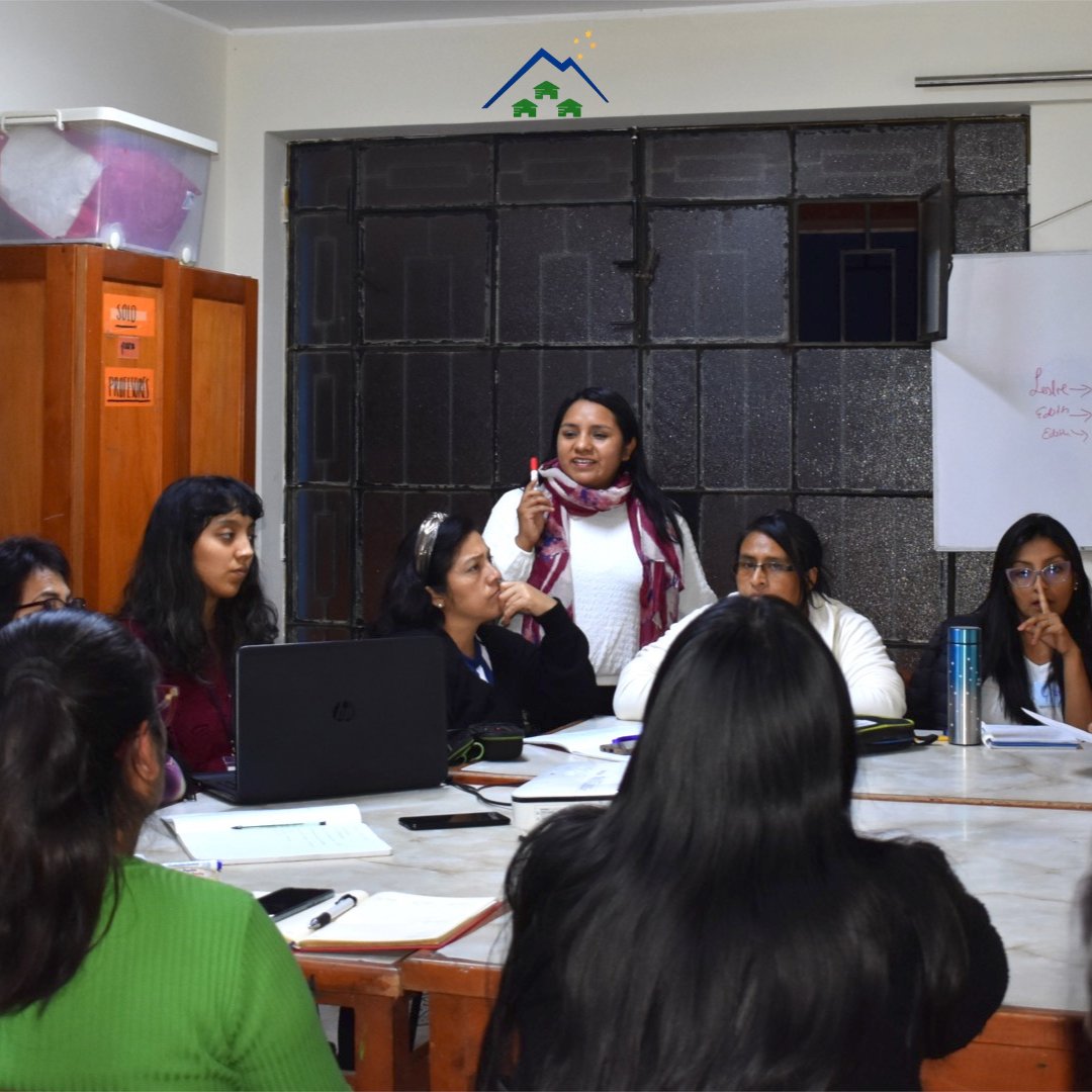 lliperu's tweet photo. #ProgramHighlight → Vean a nuestras MUJERES EMPRENDEDORAS en acción!
Orgullosamente compartimos con nuestra comunidad las sesiones y talleres que nuestras mujeres participantes han tenido durante su primera semana de clases. https://t.co/C1iYOrlow7