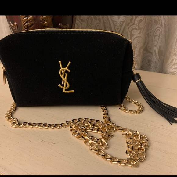 TJsHeart89's tweet photo. So good I had to share! Check out all the items I'm loving on @Poshmarkapp #poshmark #fashion #style #shopmycloset #yvessaintlaurent: https://t.co/1v9fnoon37 https://t.co/qCRBhPLPNt