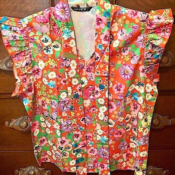 Joy2the11673933's tweet photo. So good I had to share! Check out all the items I'm loving on @Poshmarkapp #poshmark #fashion #style #shopmycloset #chicboutiquedesigns #shein: https://t.co/P7gaMTOzsv https://t.co/tLJZpZKiaH