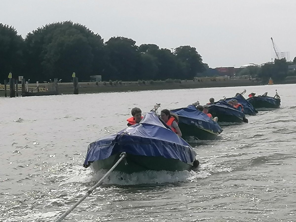 ScheepjesS's tweet image. Vandaag met scouting vertrokken op een 2 daagse sleep naar de Vinkeveense Plassen als onze Zomerkamp locatie 💪
#scouting #scoutinglife #havenrotterdam #bootjeskijken