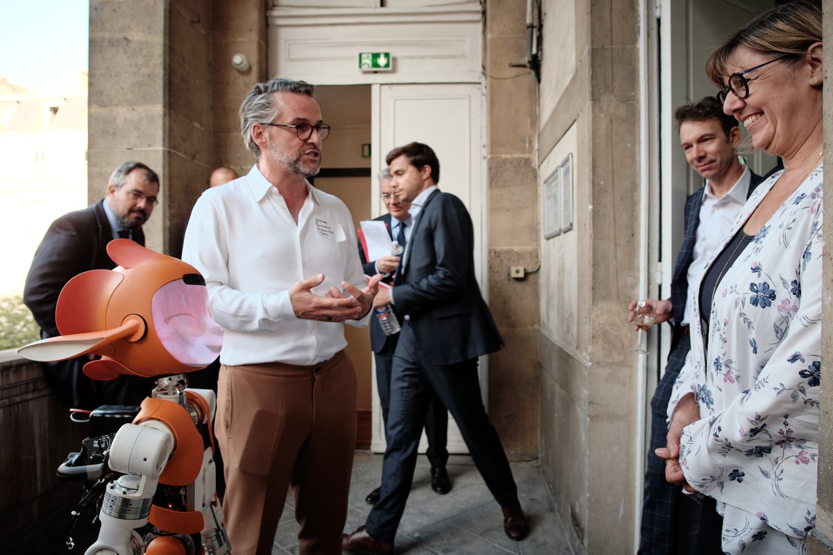 Johannes Fruehauf🇺🇦 (@jfruehauf) on Twitter photo One of the great moments during our <a href="/biolabs/">BioLabs</a> opening in #Paris this week <a href="/HotelDieuParis/">Hôtel-Dieu AP-HP</a>
Meeting Jérôme Monceaux, the inspiring founder of <a href="/EnchantedTools/">Enchanted Tools</a> and their creation #Mirokai, an animated character/#robot for healthcare applications, together with minister <a href="/sretailleau/">Sylvie Retailleau</a> One of the great moments during our <a href="/biolabs/">BioLabs</a> opening in #Paris this week <a href="/HotelDieuParis/">Hôtel-Dieu AP-HP</a>
Meeting Jérôme Monceaux, the inspiring founder of <a href="/EnchantedTools/">Enchanted Tools</a> and their creation #Mirokai, an animated character/#robot for healthcare applications, together with minister <a href="/sretailleau/">Sylvie Retailleau</a>