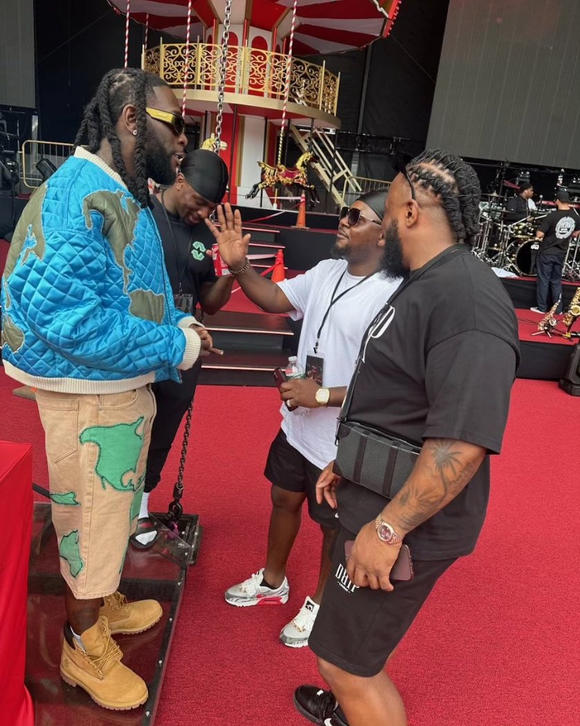 chameleon_7G's tweet photo. #BURNABOYCITIFIELD #Burnaboy #BurnaboyStadiumTour #LoveDaminiStadiumTour #LOVEDAMINIYEARANNIVERSARY #LoveDamini
#citified #NYC https://t.co/Y2e0fZvf34