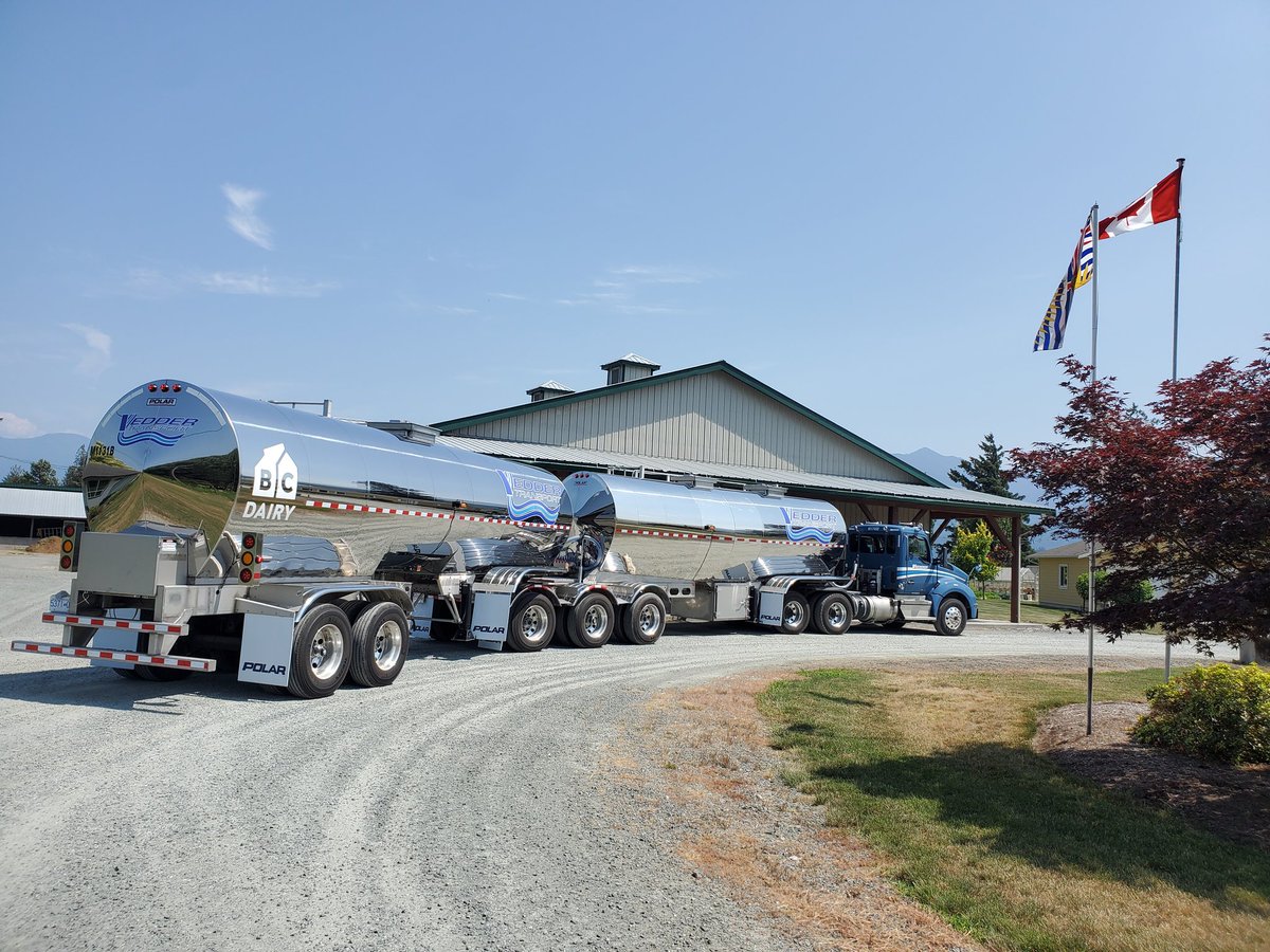 CanadianCowMan's tweet photo. Milk truck is super shiny today!!! #bcmilk https://t.co/tQmFZJVQlx