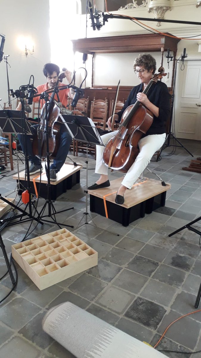 Con los cascos puestos, lápiz en mano, partituras y poniendo los cinco sentidos en la producción del siguiente CD de <a href="/SnakewoodE/">Snakewood Editions</a>... Música genovesa del XVIII con unos artistazos!