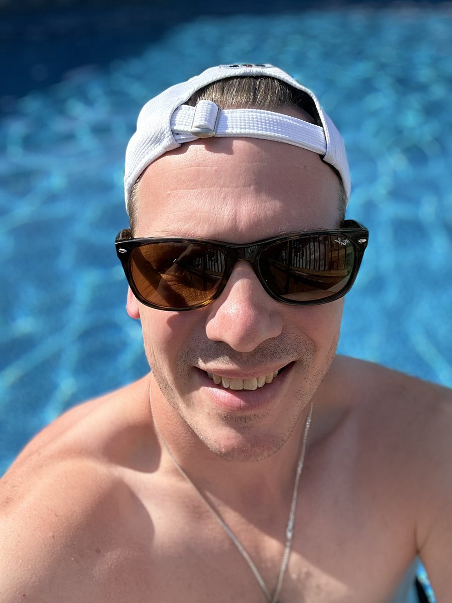 Find me over on Threads by <a href="/instagram/">Instagram</a>. threads.net/@thisleerose

See y’a Elon. 😎👋🏼