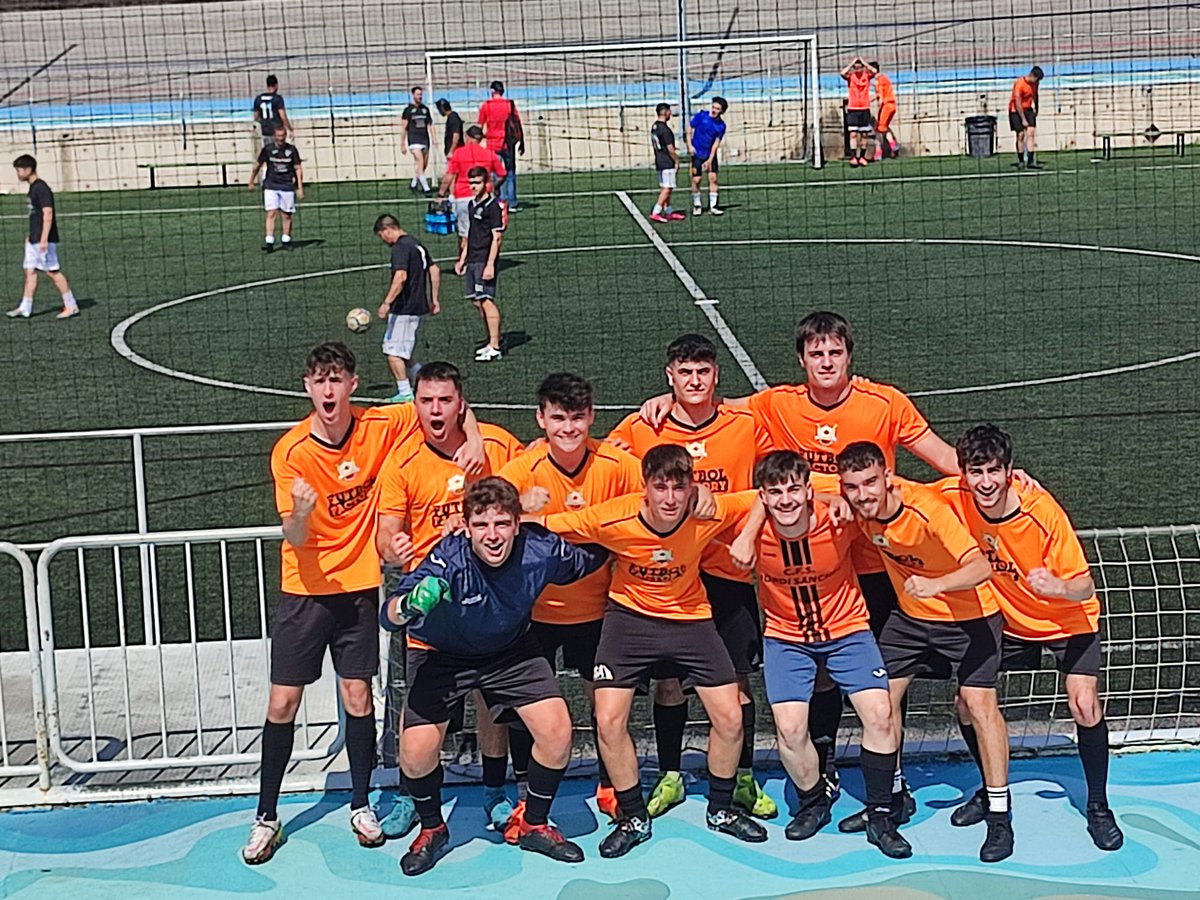 FCGHunters's tweet photo. @PapaGiorgioReal hace 3 semanas fuimos campeones otra vez!!🧡🖤 
Un saludo🙋‍♂️ https://t.co/johfKC7YeH