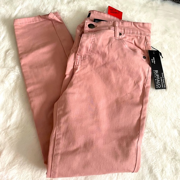 lpwrightdepot's tweet photo. So good I had to share! Check out all the items I'm loving on @Poshmarkapp #poshmark #fashion #style #shopmycloset #mossimosupplyco #marni #buffalodavidbitton: https://t.co/jpWfu3gHpb https://t.co/CjK6Mh6luE