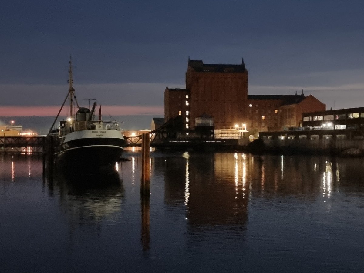 pauldavid83's tweet photo. #Grimsby #rosstiger #victoriamill https://t.co/tEWmM2WHEi