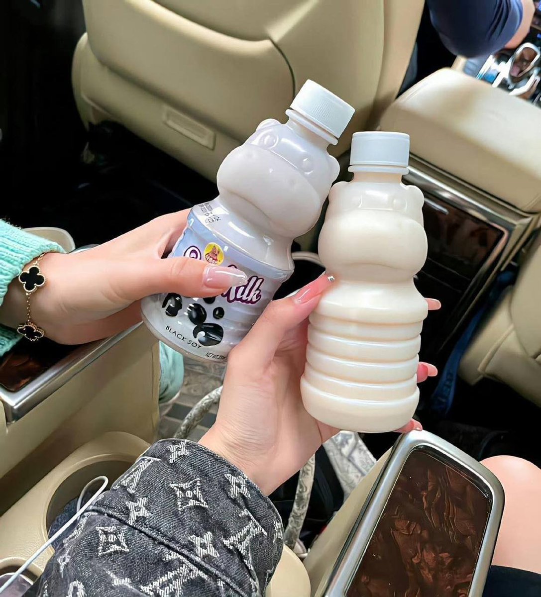 noria116's tweet image. #Happiness is not in money but in shopping.