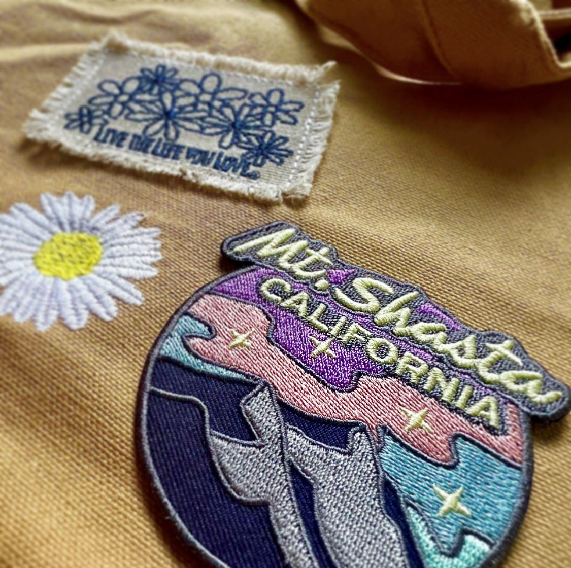PennEmblem's tweet photo. Timeless, stylish aesthetic for all garments. Learn more about embroidered emblems like PennBroidery® on https://t.co/Ld6sHuoWJk!
•
•
•
#branddecorator #pennemblem #sublimationnearme #localdecorator #healthcarepatch #securitypatch #safetypatch #summer #summertime https://t.co/IAgg2fRhZ1
