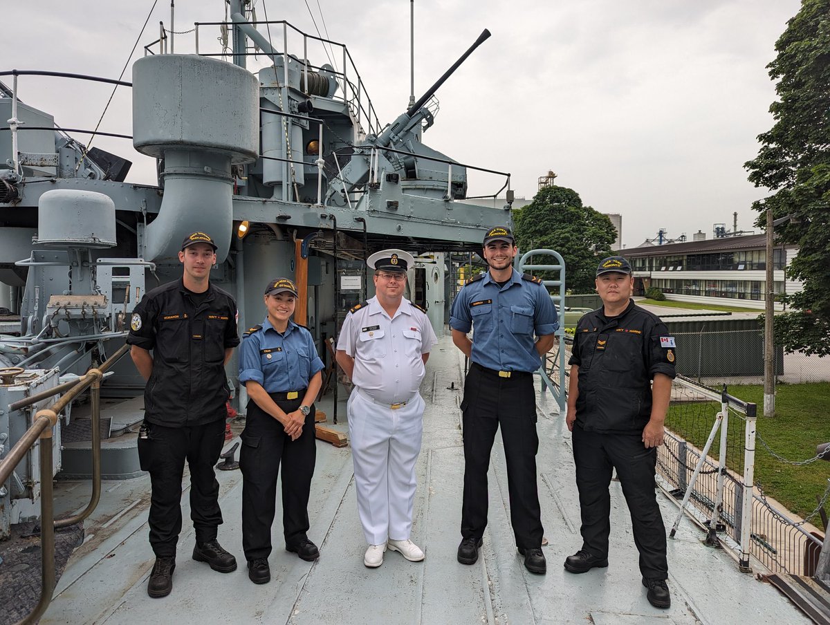 Andrew_Payton's tweet photo. Took the opportunity to visit @RoyalCanNavy Flagship #HMCSHaida and members of the inaugural Haida Sentry Program. Thank you to S1 Lee of @HMCS_NCSM_YORK for a great tour. https://t.co/P1sLDrTRu1