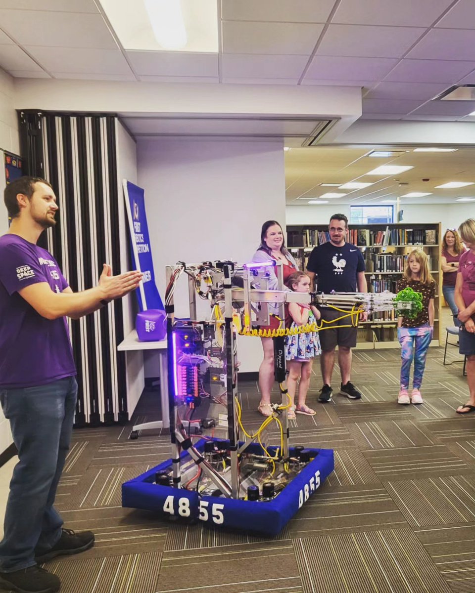 Ramageddon4855's tweet photo. Thanks to the South Haven Memorial Library for inviting us to give a presentation and demonstration today. #omgrobots #frc #southhaven #stillchargedup https://t.co/1Gbf4eN3Ax
