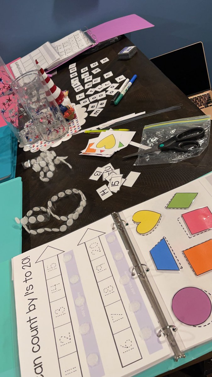 Vix21204's tweet photo. Making binders for my students #SummerSchool #teacherlife #teacher #teachertwitter #education #SpecialSducation https://t.co/ghfBfm0NZp