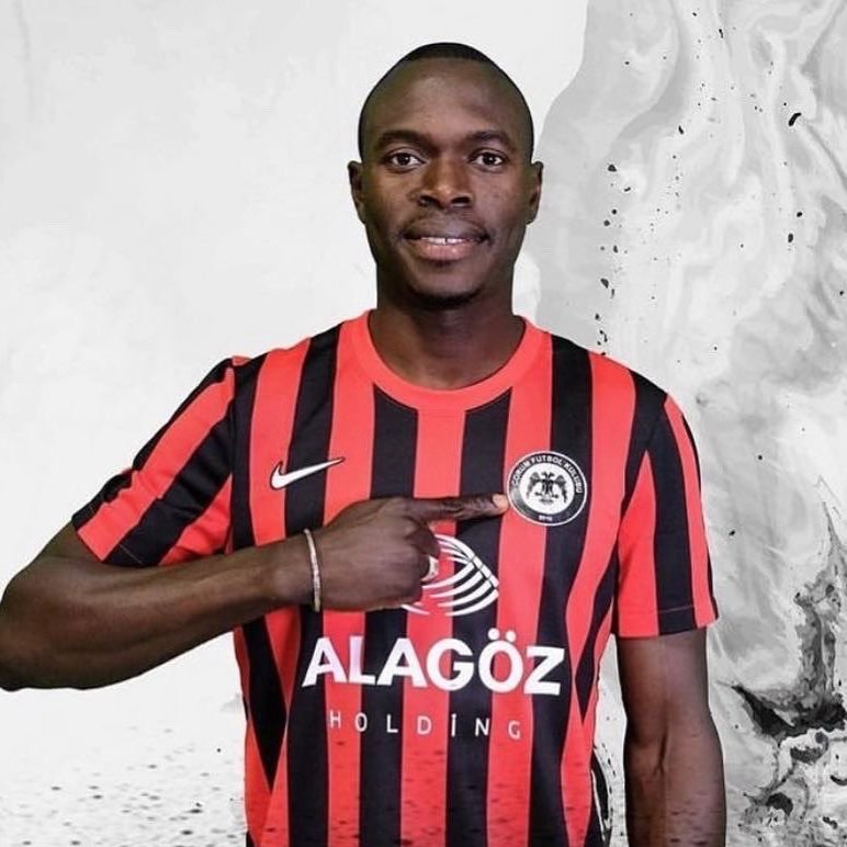fotomac's tweet photo. Çorum FK'ya transfer olan Zargo Toure: 

🗣️ Merhaba Büyük Çorum FK taraftarı. Dünyanın merkezi olan Çorum’da nice büyük zaferlere hep birlikte ulaşmaya hazır mıyız ? https://t.co/2IOC1lG5sZ
