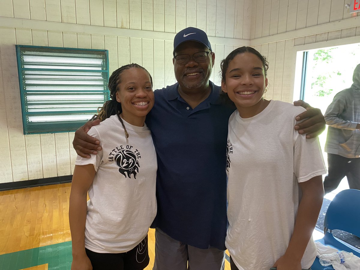 session12_'s tweet photo. Full circle moment. He coached me and I coached her lol. First games I ever played were in this gym at 9 years old. 🫶🏾 ps @RaiNoelle3 when did you become so tall lol? https://t.co/QwKjDmUuYN