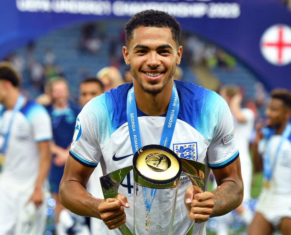 FabrizioRomano's tweet image. Pochettino on Levi Colwill: “I need to get a feel for him, I need to hear what he has in his mind, what he expects”. 🔵🏴󠁧󠁢󠁥󠁮󠁧󠁿

“Then, of course, it’s gonna be time for him to listen to what I expect from him”, says via @JacobSteinberg.