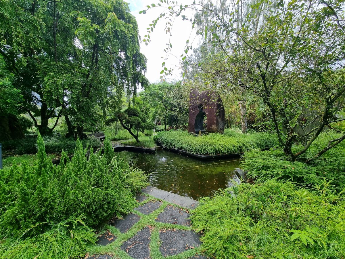 This weekend has been very happy, a busy weekend has passed.