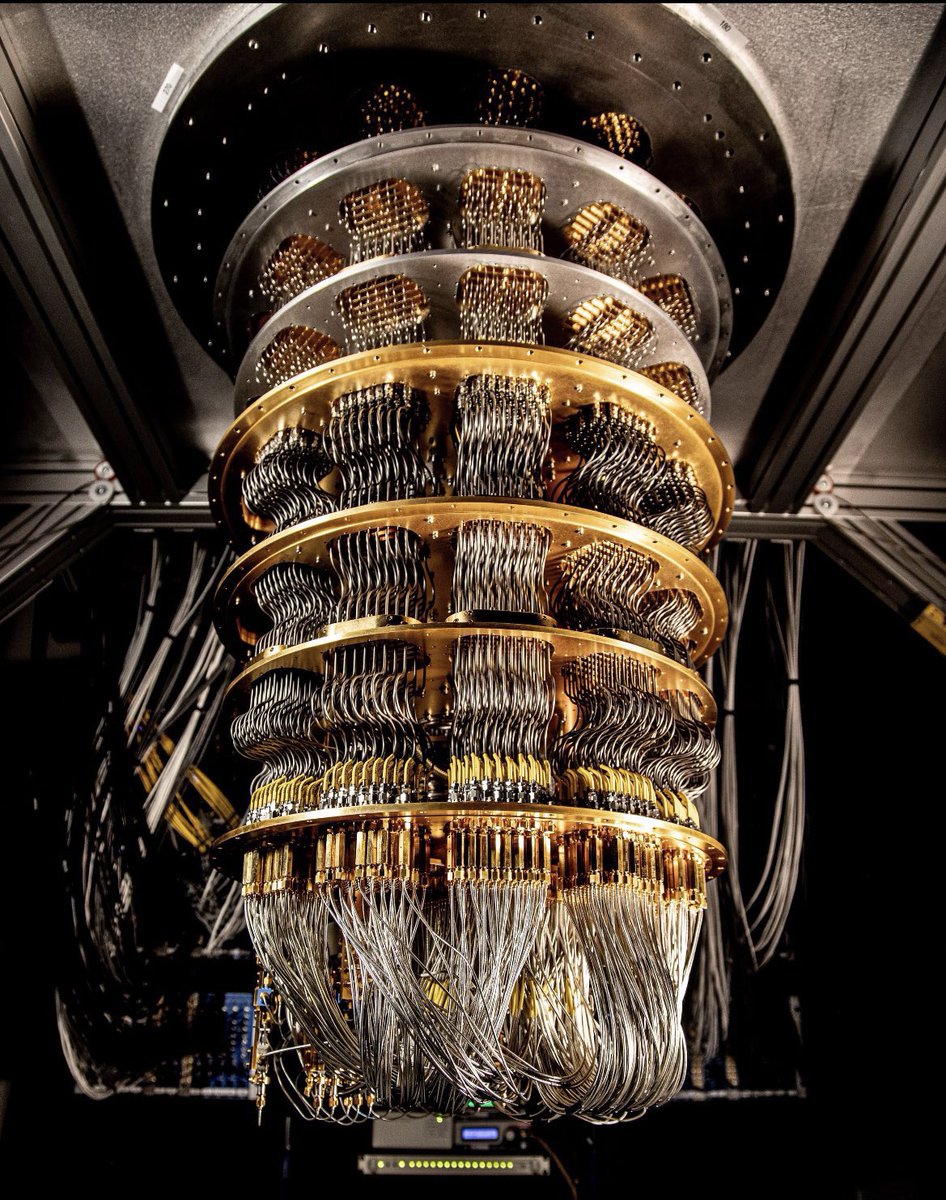 Mehdi (e/λ) (@bettercallmedhi) on Twitter photo Je reviens juste pour vous présenter le dernier ordinateur quantique de Google doté d’un processeur Sycamore 70 qubits et qui a réalisé en 6 secondes une tâche de randomisation qui aurait pris 47 ans à l'un des superordinateurs classiques les plus rapides au monde.
Je repars 🫡 Je reviens juste pour vous présenter le dernier ordinateur quantique de Google doté d’un processeur Sycamore 70 qubits et qui a réalisé en 6 secondes une tâche de randomisation qui aurait pris 47 ans à l'un des superordinateurs classiques les plus rapides au monde.
Je repars 🫡