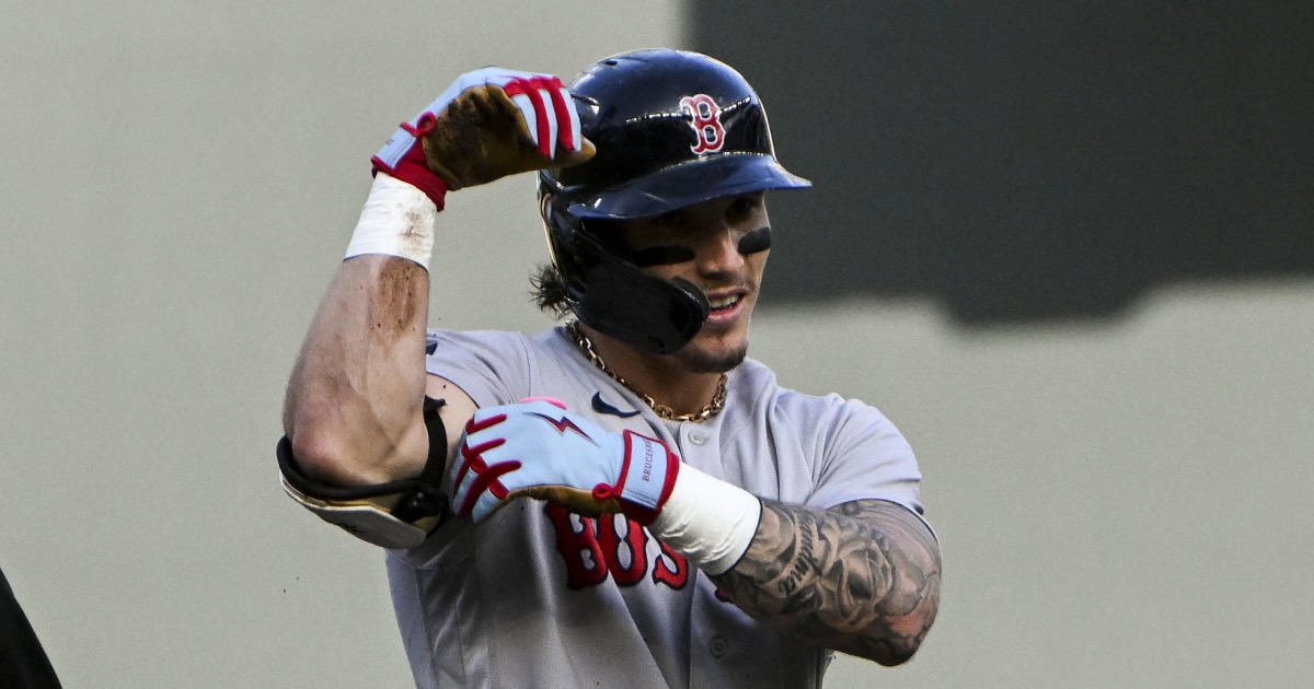 tylermilliken_'s tweet photo. Jarren Duran is the hottest man on the planet.

3-for-4. Triple shy of the cycle. That’s his 27th double of the season, which leads the Red Sox.

Now batting .320 with an .889 OPS. 6th 3-hit game this season. https://t.co/subqYDGfVo