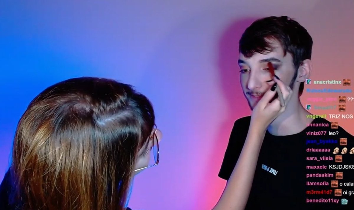 thinkerelias's tweet photo. emma met a boy with eyes like a man. turns out her heart fits right in the palm of his hand. https://t.co/4sNsuRqhWV
