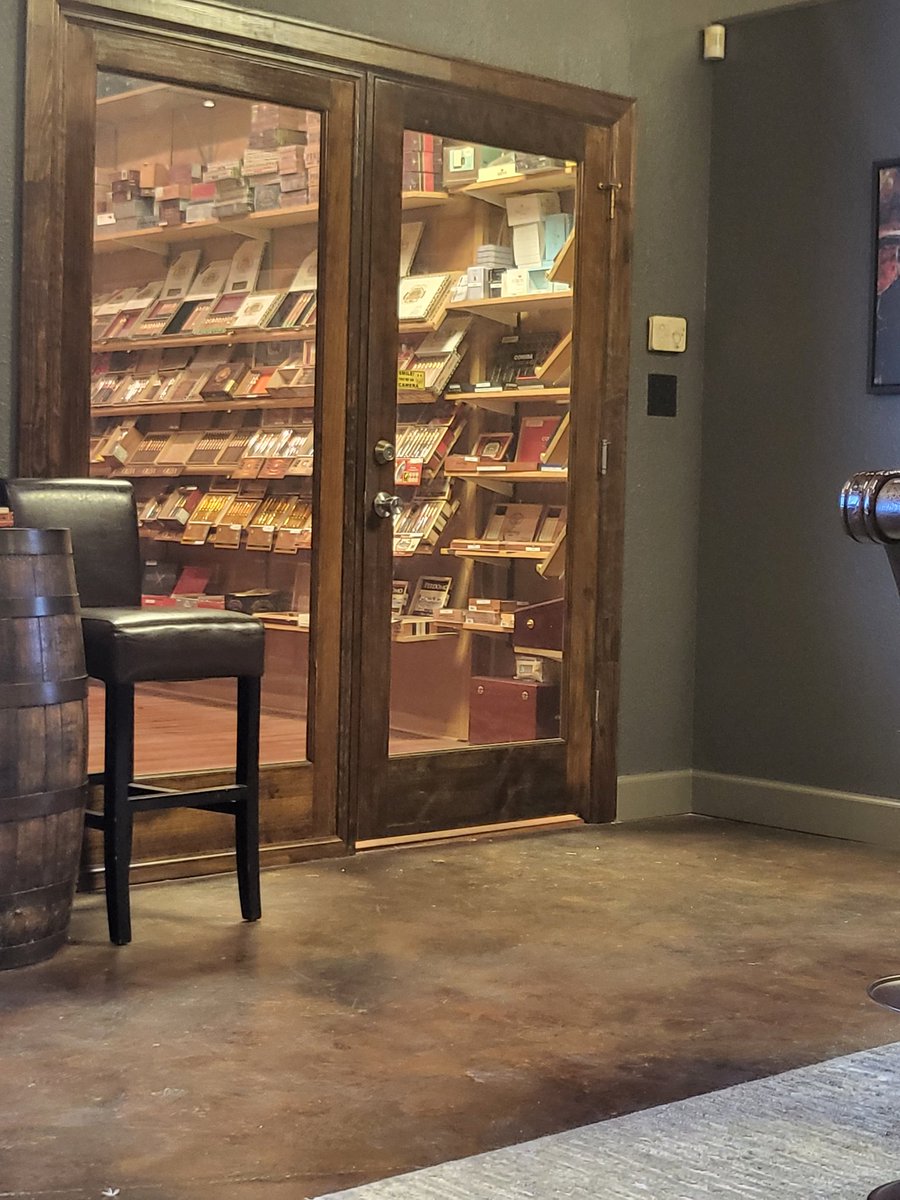 Harryxpits's tweet photo. #GalvestonIslandCigarLounge has great #Cigars and a reat view. #HoustonCigarWeek
Come on out and see us. https://t.co/4DBN8vT9xm