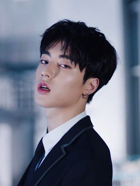 npomvtt's tweet photo. Quem é seu idol Japonês favorito no Kpop? https://t.co/NHZ48iwHqD