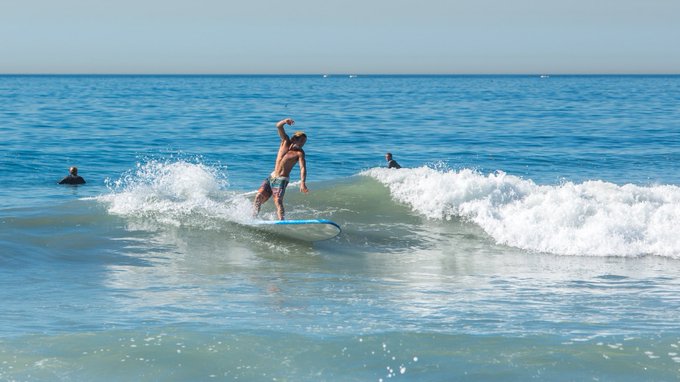 Surfs up 🏄&zwj;♀️ https://t.co/KAe6XOG53L<a href="/tag/lanzerote"class="tags"><span>#lanzerote</span></a>
