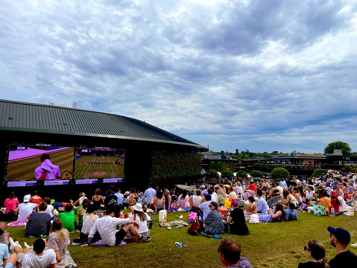 Sorandom202020's tweet photo. よくテレビで観る所、行って参りました。

#wimbledon2023 #ウィンブルドン https://t.co/tqttEb76HM